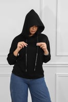 هودي بأكمام طويلة وقبعة