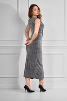 فستان نسائي طويل بدون اكمام بفتحة رقبة عميقة وربطة...