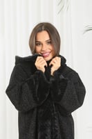 فروة شتوية مبطنة مع فرو على الأطراف وقبعة