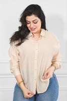 قميص نسائي بأكمام طويلة بطول متوسط