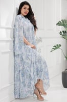 حديثا فستان طويل بكسرات مشجر