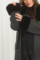 فروة شتوية طويلة مبطنة بالفرو من الداخل ومزودة بيا...