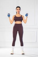 طقم رياضي نسائي بحزام كتف رفيع وأحزمة على الظهر عل...