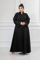 عبايه دبل كلوش من الكريب الفاخر بتطريز أسود زرار