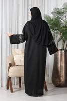 عباية قماش كريب الفاخر تطريز ورد ملون في الكم أزرا...