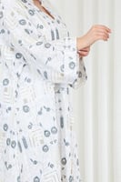 جلابية قماش بطول يصل للكاحل بأكمام واسعة وياقة مزي...