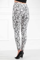 بنطال قطني سكيني بخصر مطاطي مزين بنقشة أوراق الشجر...