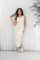 فستان شتوي حفر بياقة دائرية وستراس بطول يصل لأسفل...