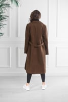 جاكيت شتوي رسمي طويل يصل لأسفل الركبة بياقة مطوية...