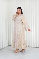 جلابية قماش بطول يصل للكاحل بأكمام بنهايات واسعة و...