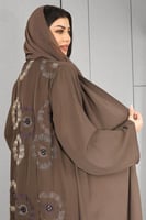 عبايية قماش كريب الفاخر ملونة تطريز يدوي في الخلف...