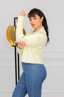 بلوزة نسائية صوف برقبة عالية وسحاب