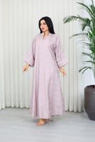 جلابية قماش بطول يصل للكاحل بأكمام واسعة مطوية متو...