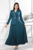 فستان كاجوال فلو بكسرات بأكمام طويلة وحزام على الخ...