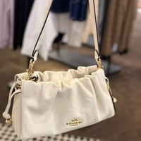 حقيبة كوتش في تصل خلال ٢-٤ اسابيع