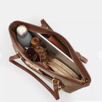 حقيبة كوتش ستيشن توت تصل خلال ٢-٤ اسابيع