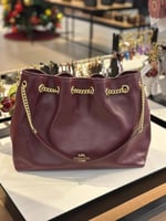 حقيبة كوتش ايڤلن تصل خلال ٢-٤ أسابيع