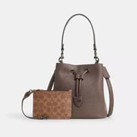 حقيبة كوتش روان بوكت تصل خلال ٢-٤ اسابيع