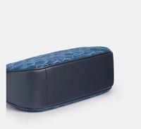 شنطة كوتش تيري شولدر جنز تصل خلال ٢-٤ اسابيع