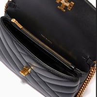 حقيبة توري بورش كيرا تشين واليت تصل خلال ٢-٤ اسابي...