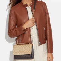 حقيبة كوتش كلير بيج/بني فوري