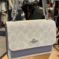ابيض/بنفسجي فوري