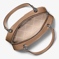 حقيبة مايكل كورس سيسلي سمول تصل خلال ٢-٤ اسابيع