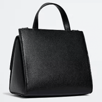 حقيبة كالفين كلاين تسليم فوري