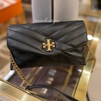 حقيبة توري بورش كيرا تشين واليت تصل خلال ٢-٤ اسابي...