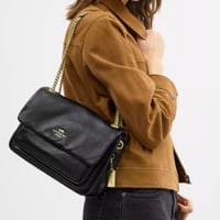 حقيبة كوتش ايلودي تصل خلال ٢-٤ اسابيع