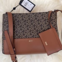 حقيبة دكني مع كارد هولدر (فوري)