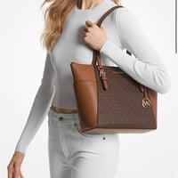 حقيبة مايكل كورس جيت سيت توت فوري