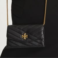 حقيبة توري بورش كيرا تشين واليت تصل خلال ٢-٤ اسابي...