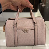 حقيبة مايكل كورس اسطواني فوري