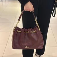 حقيبة كوتش ايڤلن تصل خلال ٢-٤ أسابيع