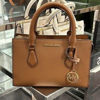 شنطة مايكل كورس شيلا ساتشل فوري