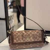 حقيبة كوتش ايتا سمول كتف بغطاء من شينيل سيقنتشر فو...