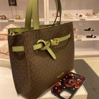 حقيبة مايكل كورس ايمليا ساتشل وسط فوري