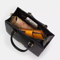 حقيبة كوتش ماجي سمول تصل خلال ٢-٤ اسابيع