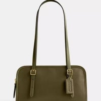 حقيبة كوتش سوينغ زيب تصل خلال ٢-٤ أسابيع Swing Zip...