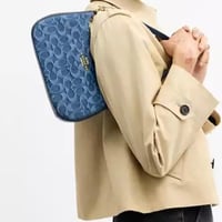 شنطة كوتش كتف تيري سيغنتشر دنيم تصل خلال ٢-٤ أسابي...