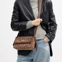 حقيبة كوتش ايتا سمول كتف بغطاء من شينيل سيقنتشر فو...