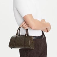 حقيبة توري بورش ميني تي مونوغرام اسطواني فوري