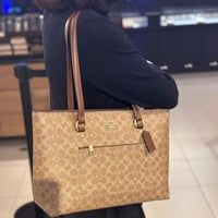 حقيبة كوتش ستيشن توت تصل خلال ٢-٤ اسابيع