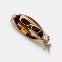 شنطة كتف كوتش تيري كانفاس سيغنتشر قوس قزح تصل خلال...