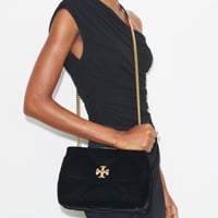 شنطة توري بورش كتف كيرا صغيرة مخمل مبطنة بنقشة ماس...