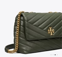 حقيبة توري بورش كيرا سمول تصل خلال ٢-٤ اسابيع