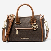 شنطة مايكل كورس ميني كارين فوري