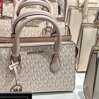 شنطة مايكل كورس شيلا فوري