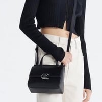 حقيبة كالفين كلاين تسليم فوري